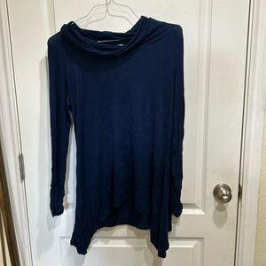 Fashion avenue blue turtle neck L